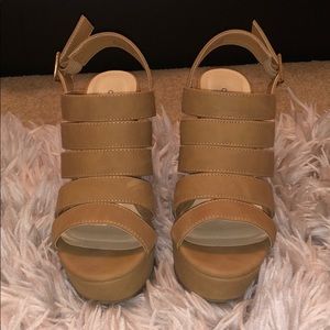 CHINESE LAUNDRY Tan Wedges